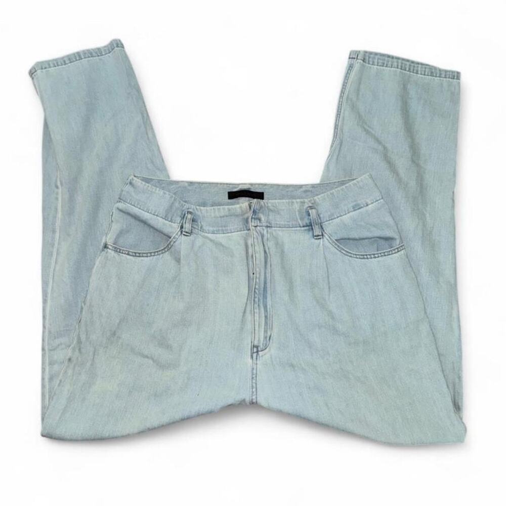Uniqlo light wash straight leg
